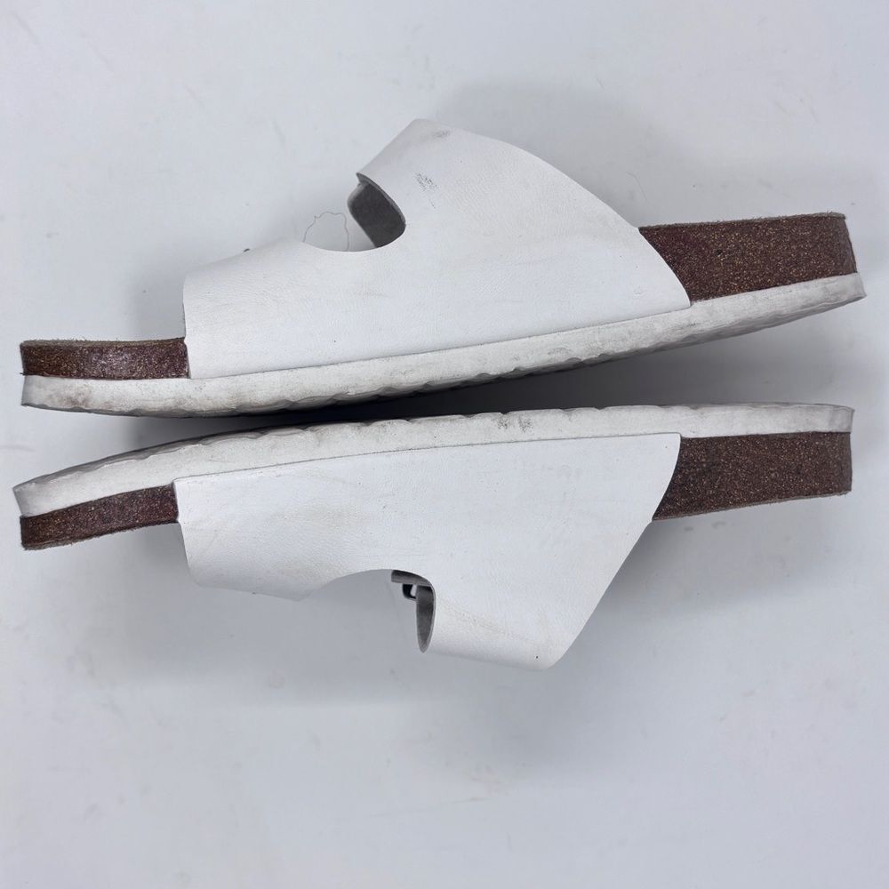 Cushionaire Lane White Leather Sandals - Size 10M - Gently Used, with Box - Picture 6 of 9